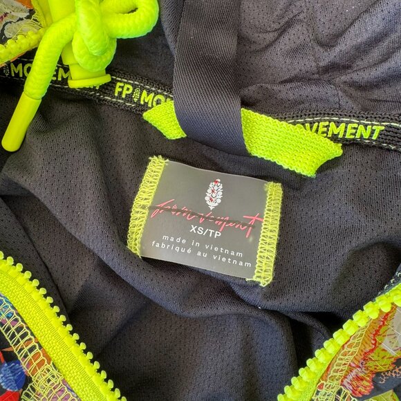 New Free People Movement Happy Camper Pullover Nylon Jacket Floral Print XS - Picture 7 of 11